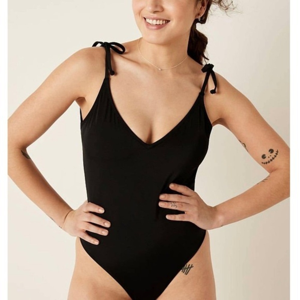 PINK Victoria's Secret V Neck Open Back Swimsuit in Pure Black Size Large
